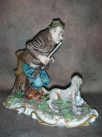 Статуэтка. Фарфор. Охотник с собакой. Capodimonte. Италия