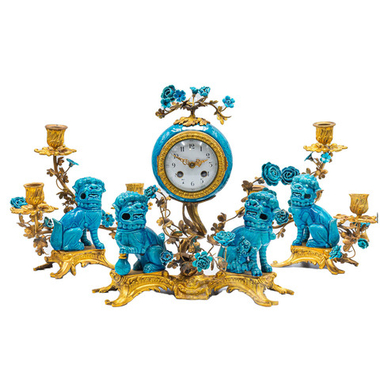 Каминный гарнитур. Часы и пара канделябров Людовика XV -Рокайль. Фарфор, бронза Франция. Кон.VIII в.