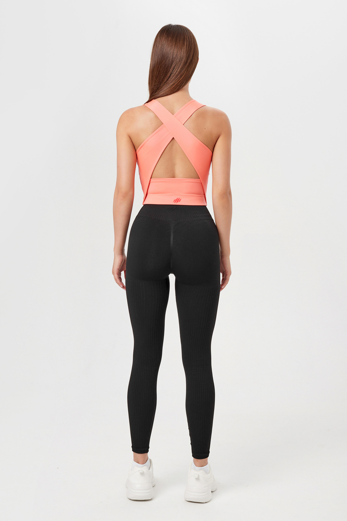 Топ с контрастным принтом