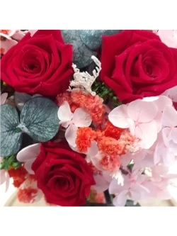 деревце из натуральных цветов в стекле