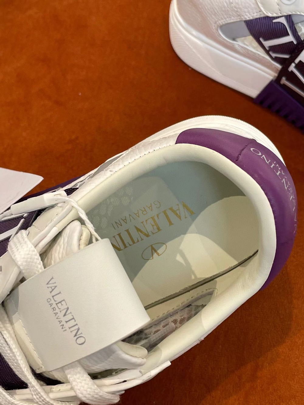 Кроссовки Valentino