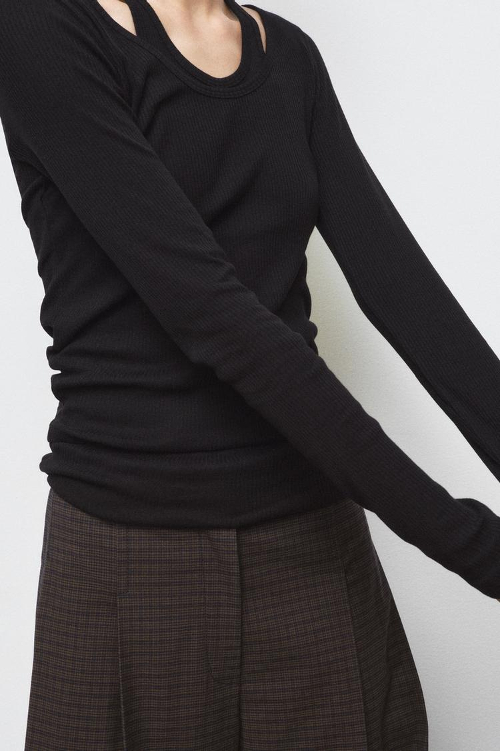 ZARA ДВОЙНАЯ ФУТБОЛКА В РУБЧИК, ЧЕРНЫЙ