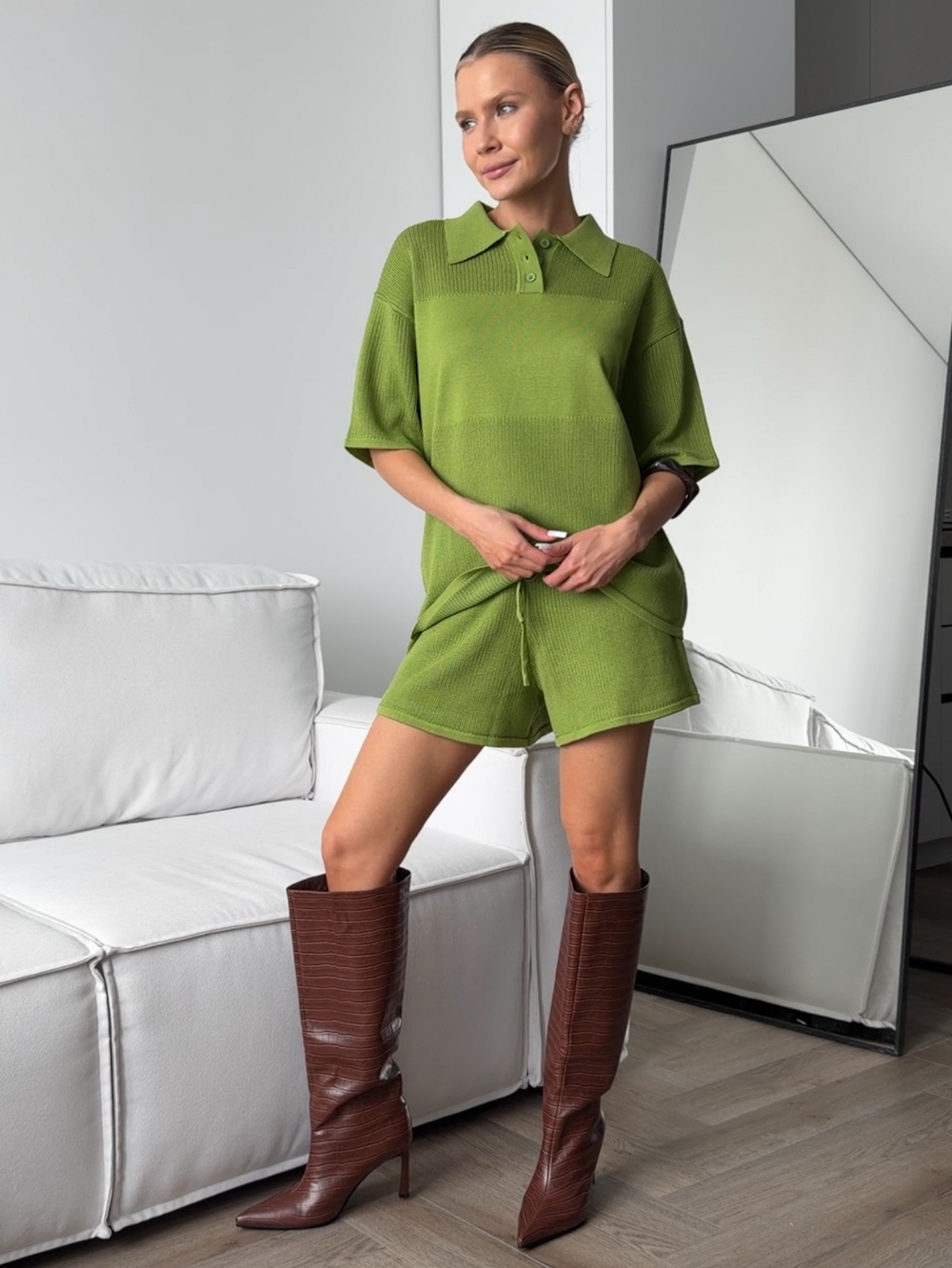 Комплект вязаный, футболка - поло и шорты