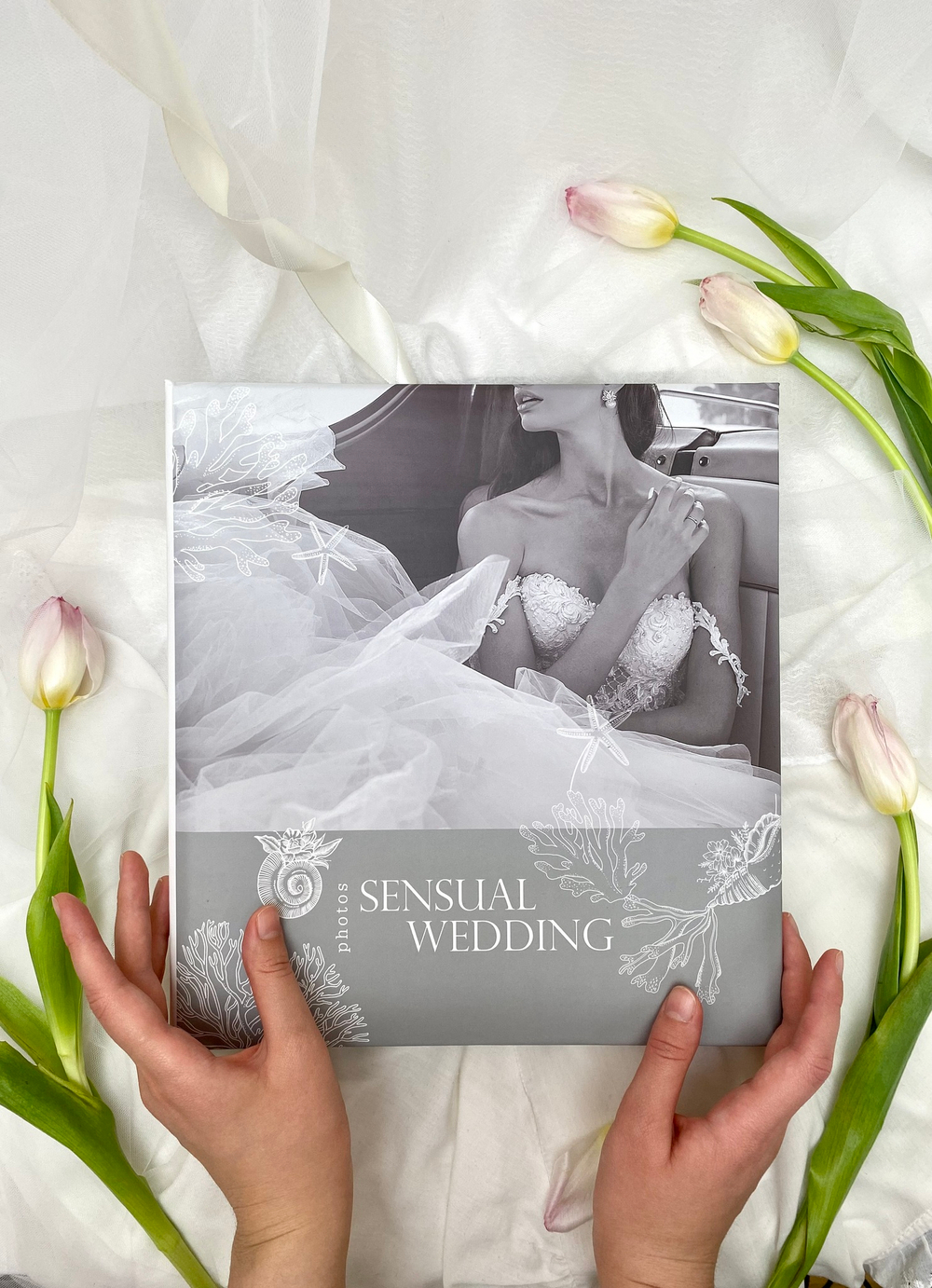 Фотоальбом свадебный на 50 магнитных листов 23х28 см, кольца sensual wedding 1 ЧБ