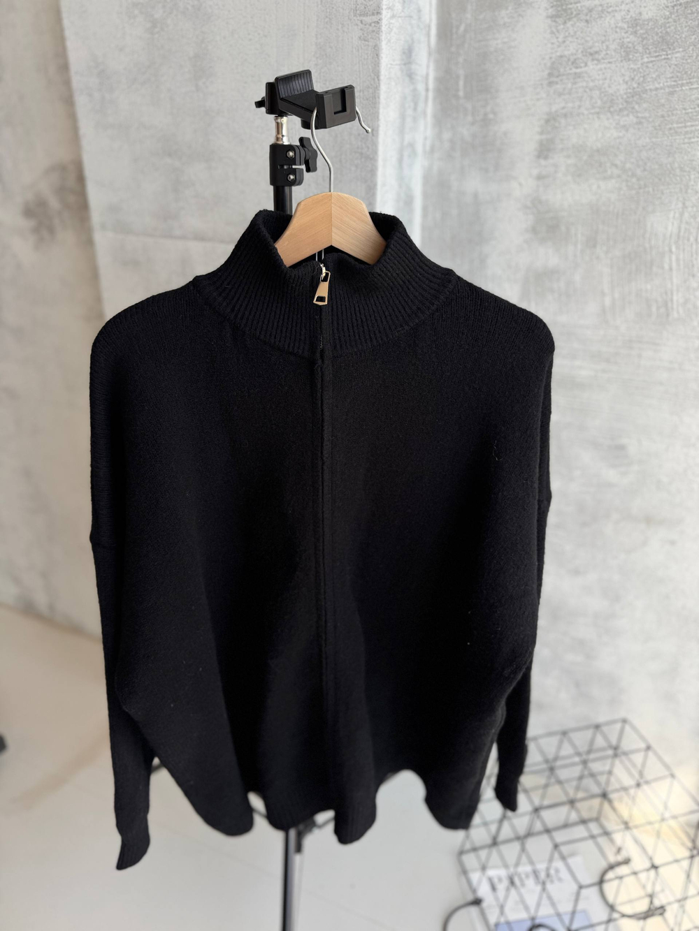 Свитер жен. 670 чер.