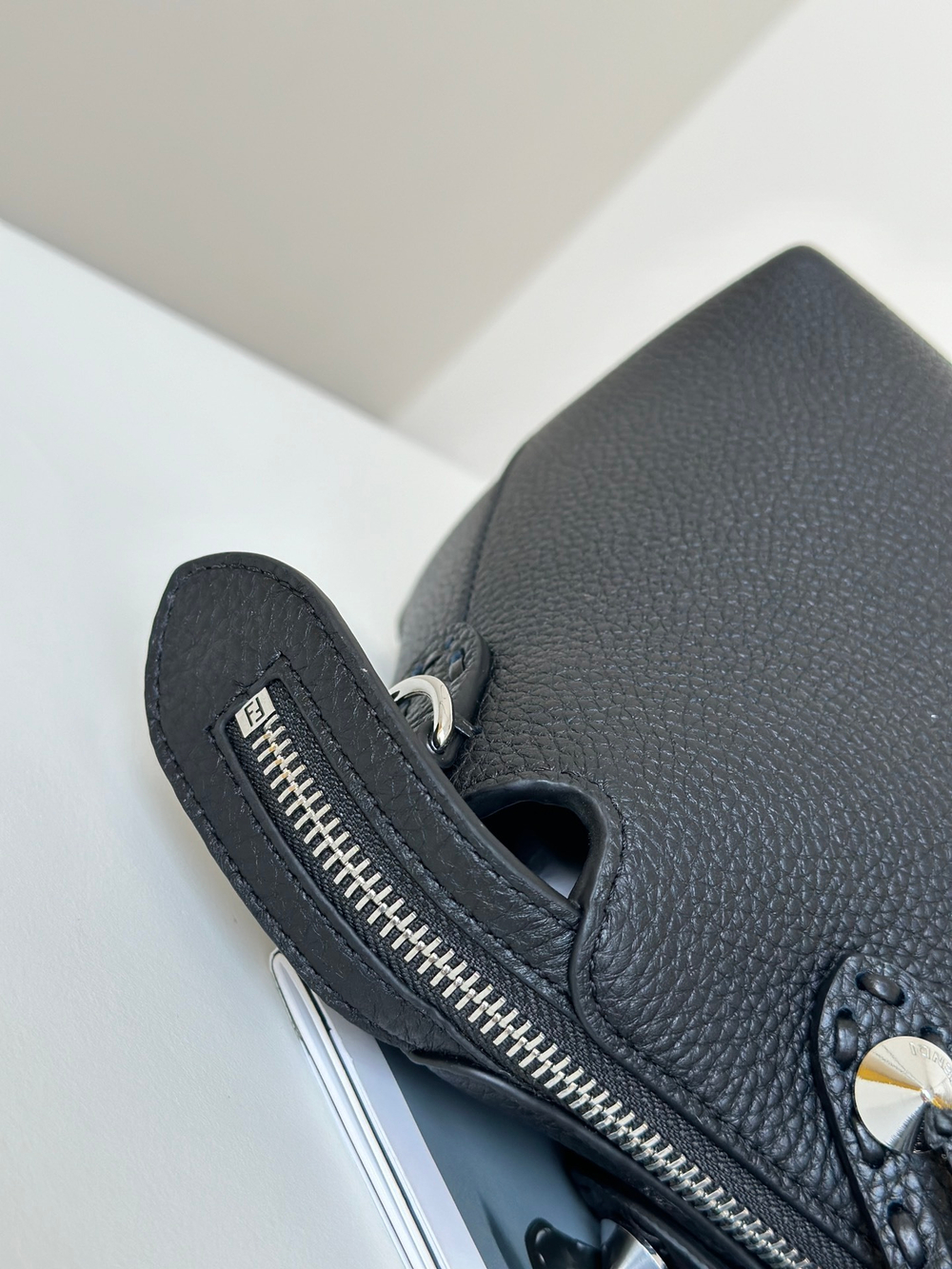 Fendi By The Way Selleria Medium 29 cm