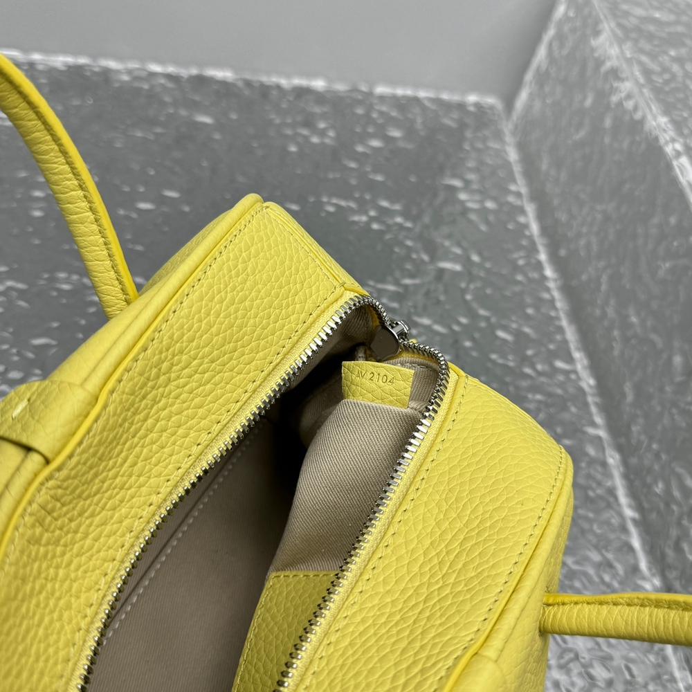 Jacquemus Small Turismo 26 cm