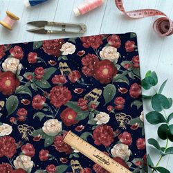 Ткань шелк Армани бархатные маки и белые розы на тёмно-синем фоне