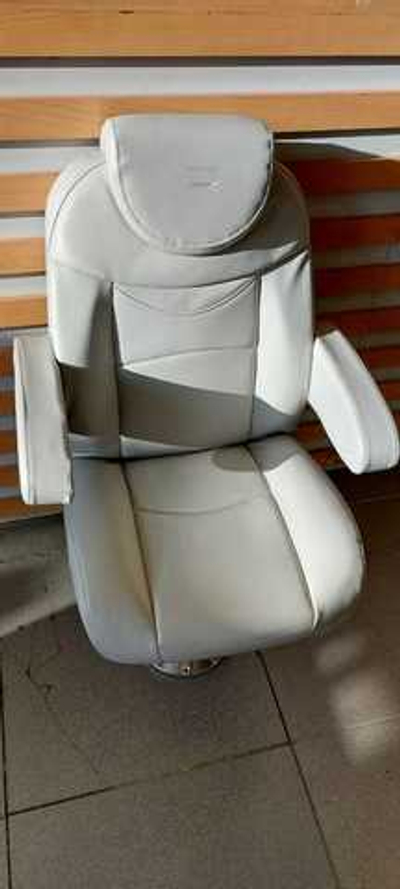 Кресло капитана Newstar Premium с подлокотниками, серый (96166G)