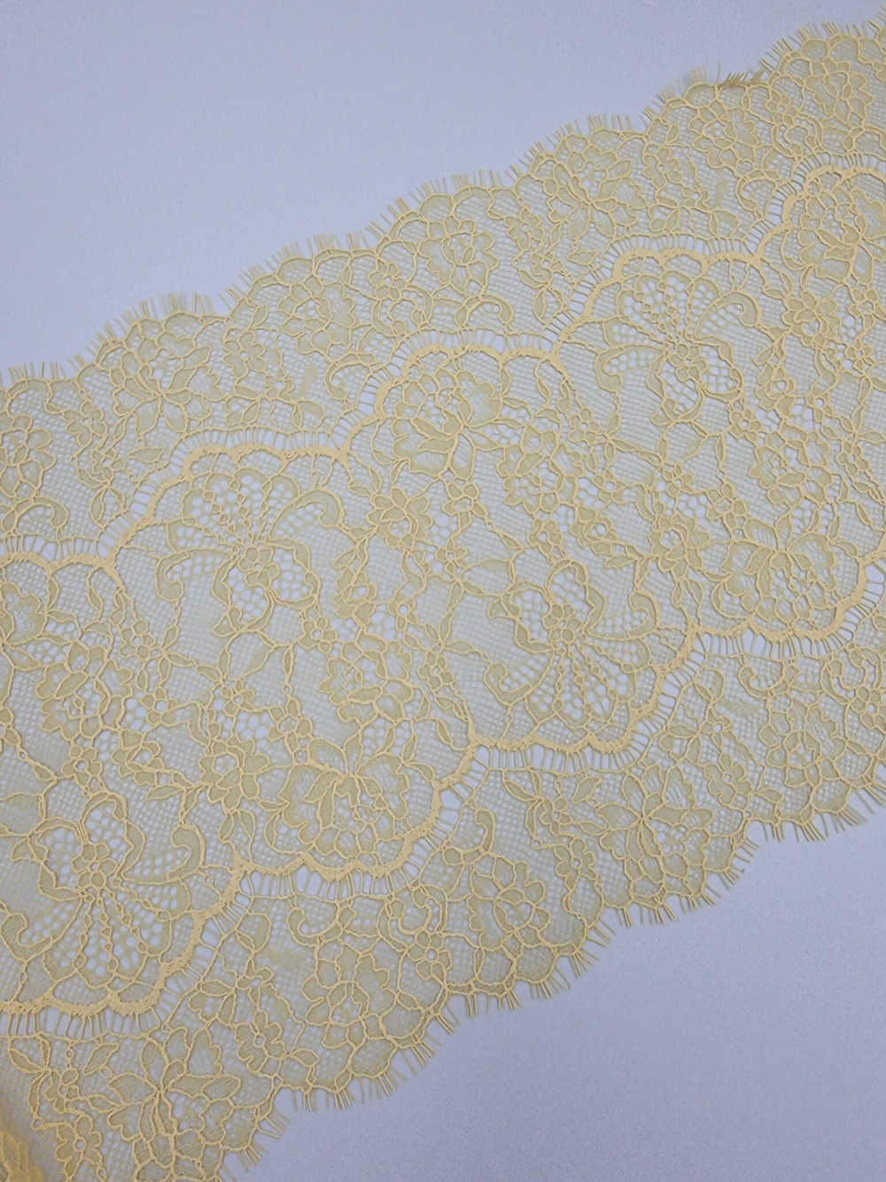 Кружево шантильи светло-желтое К768
