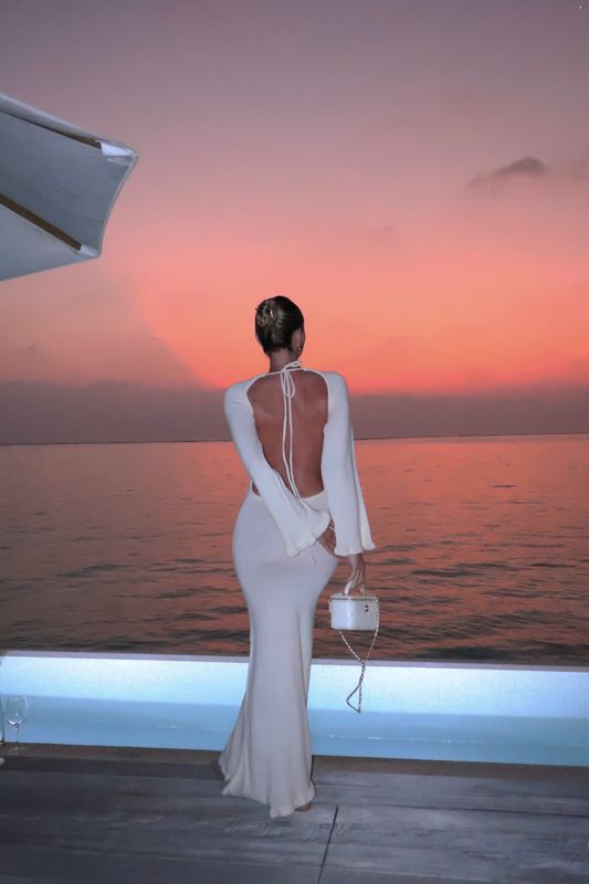 Платье длинное трикотажное с открытой спиной