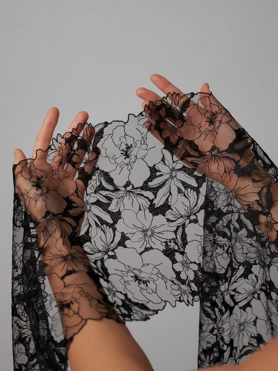 05-98 Вышивка на неэл. сетке 23 см, черный