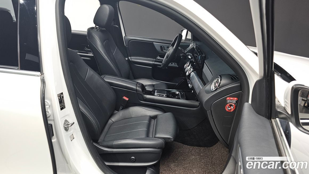 Mercedes-Benz GLB-Class X247 GLB200 d (09.2021)