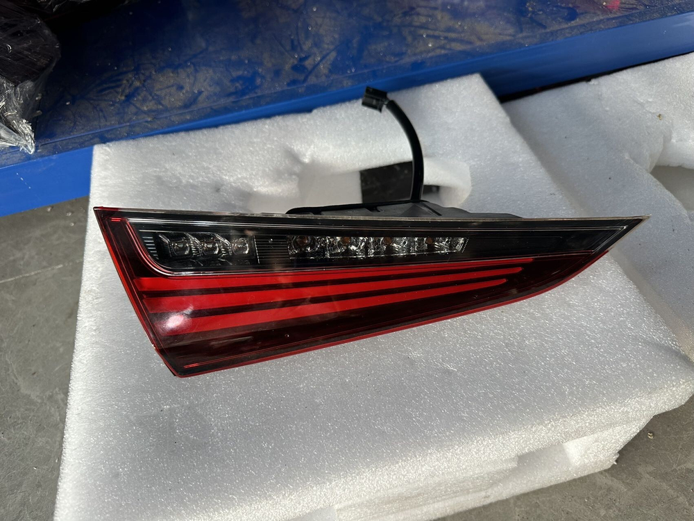 Задний фонарь Lexus ES260/ES300 / оригинал,
