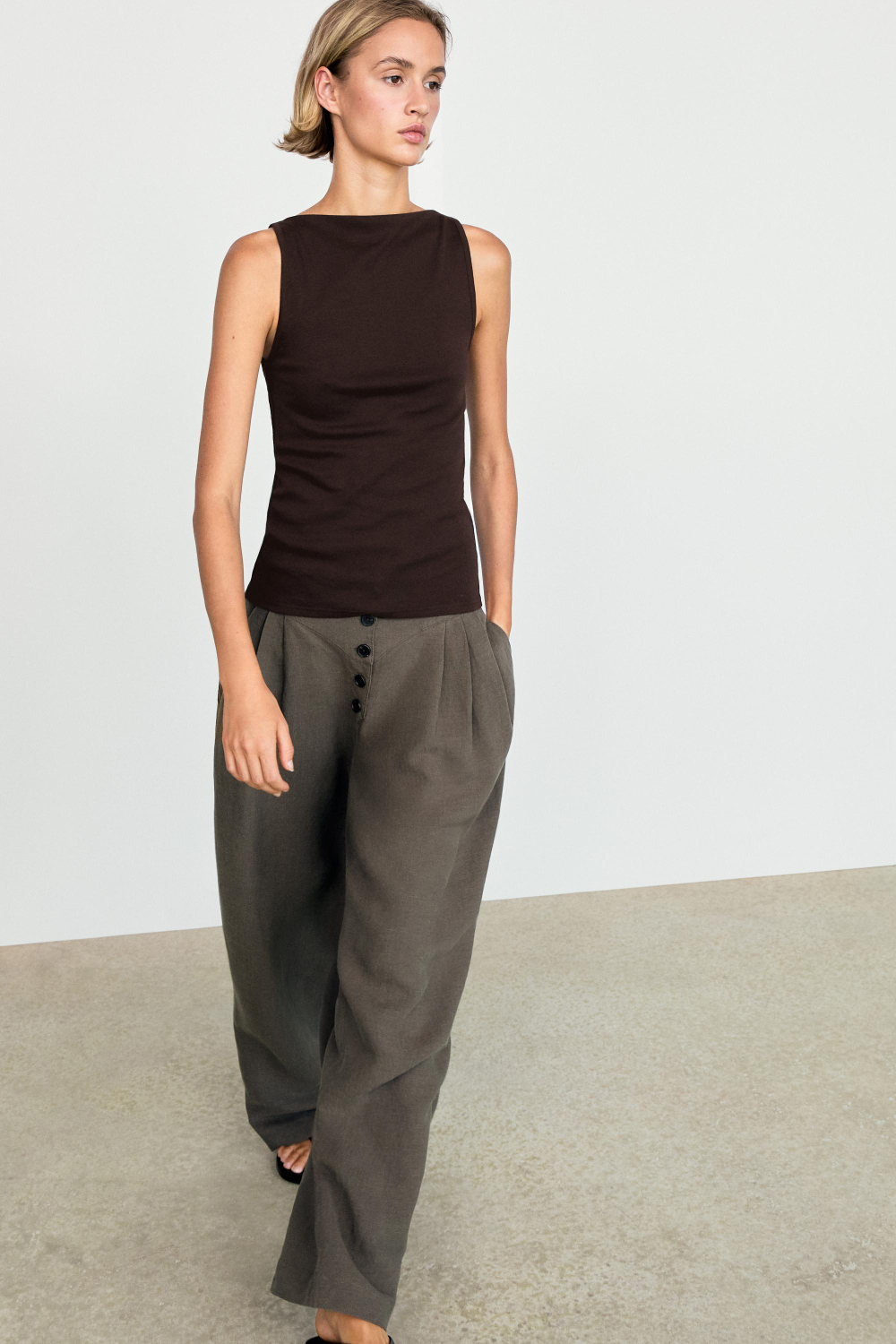 Massimo Dutti Брюки из смесового льна с защипами, кротово-коричневый