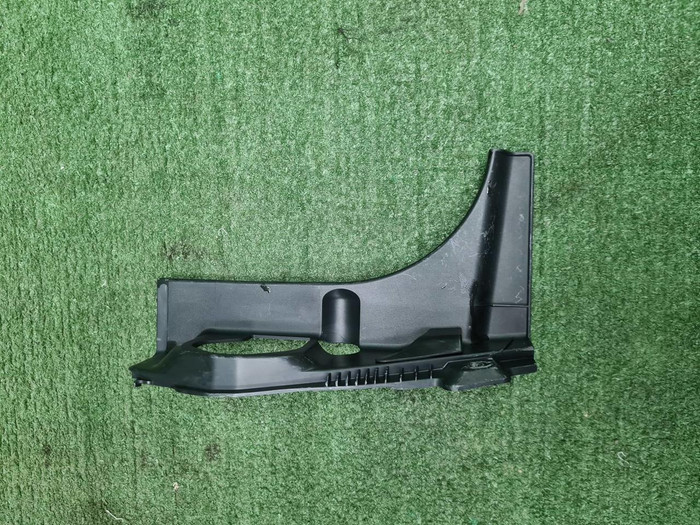 Обшивка багажника левая Land Cruiser 200 (07-21)