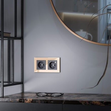 Рамка на 2 поста Favorit (шампань,стекло)