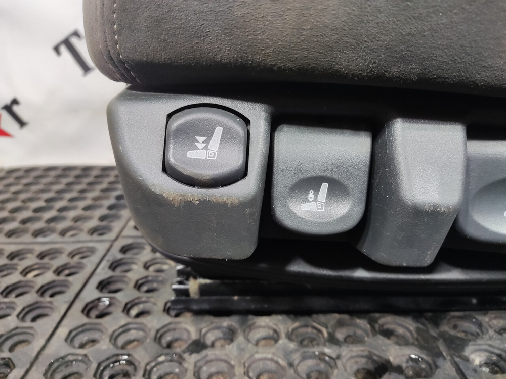 Сиденье водительское пневматическое 2023г