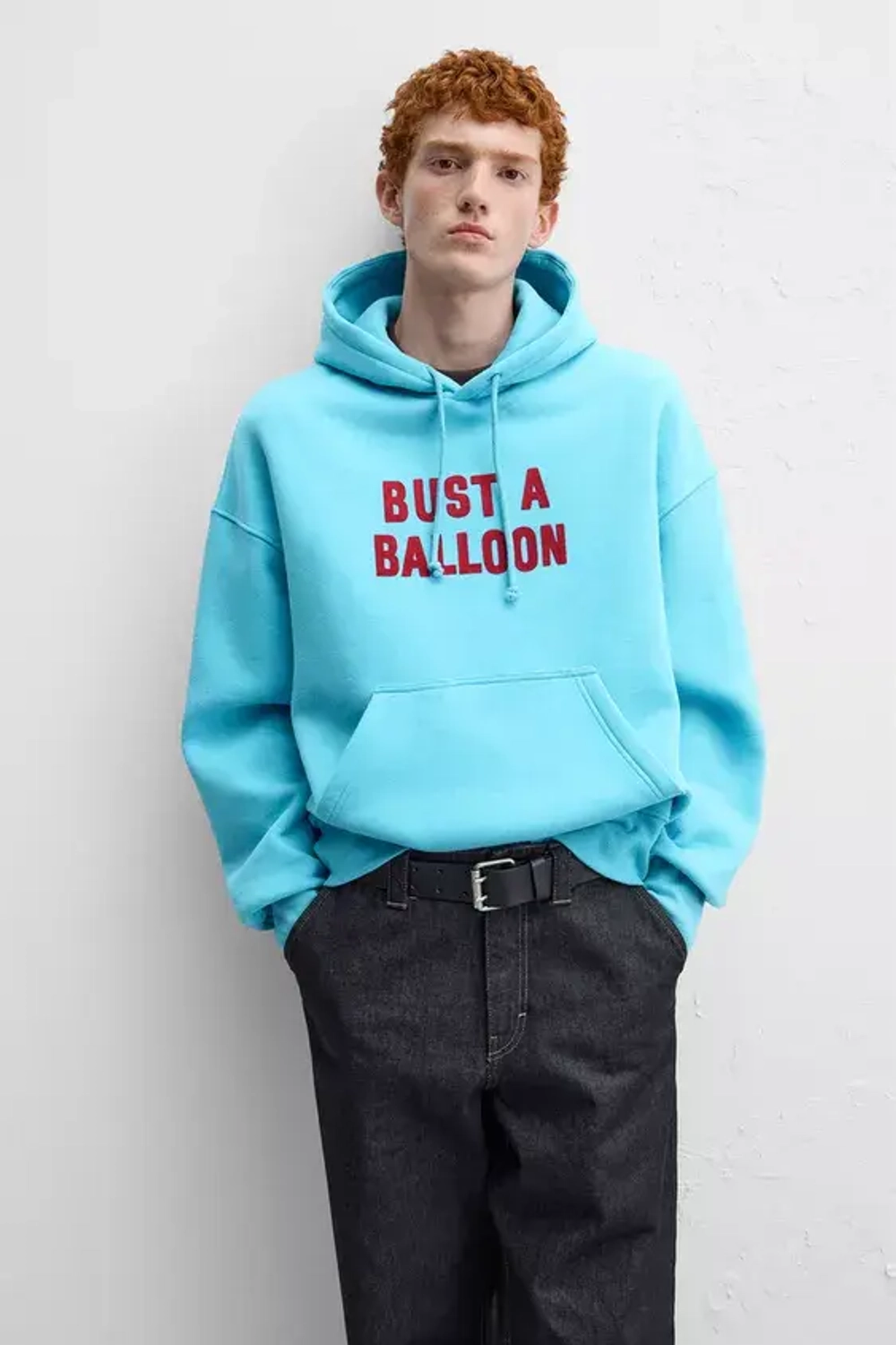 ZARA X HARRY LAMBERT ТОЛСТОВКА С КАПЮШОНОМ, СИНИЙ