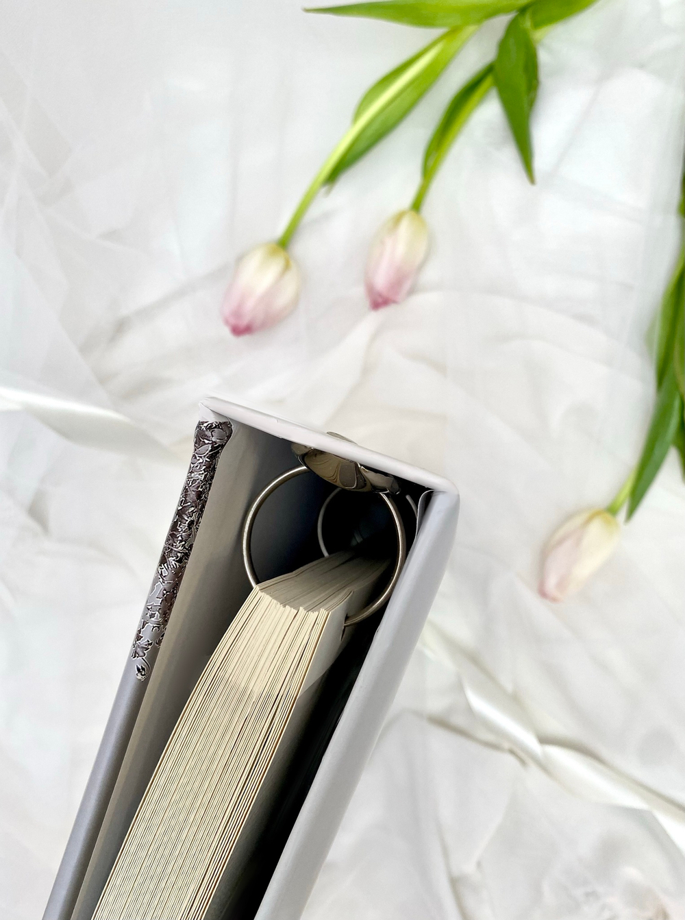 Фотоальбом свадебный на 50 магнитных листов 23х28 см, кольца sensual wedding 2 ЧБ