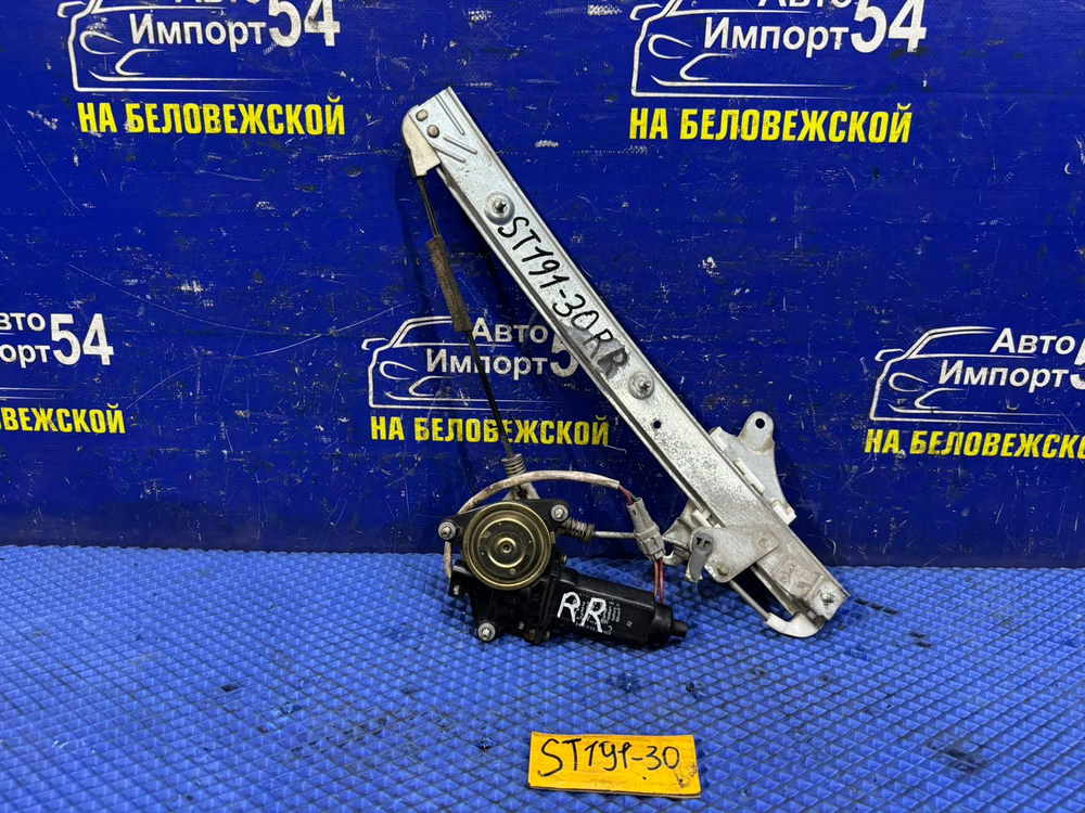 Стеклоподъемник задний правый TOYOTA CORONA 1993