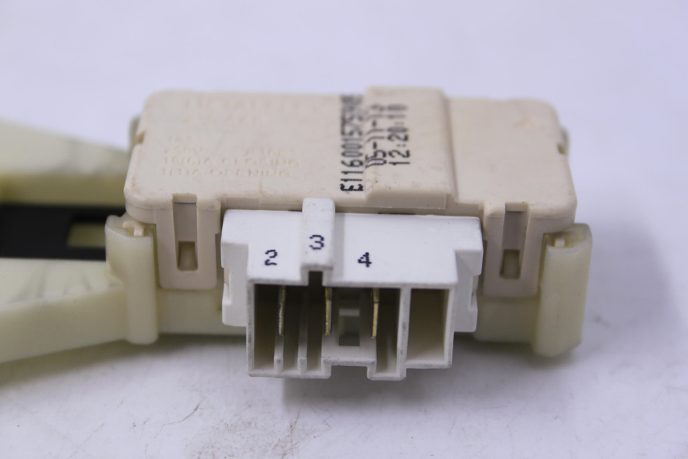 Устройство блокировки люка стиральной машины Ariston,Indesit E116001575905