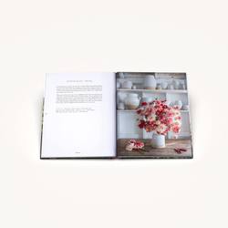 Floret Farm`s. Discovering Dahlias: A Guide to Growing and Arranging Magnificent Blooms