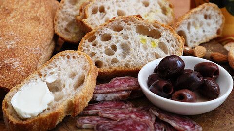 Чиабатта с оливковым маслом на левито мадре