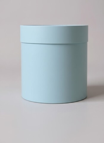 Плотная шляпная коробка с крышкой без лент. Цвет; Нежно голубой.