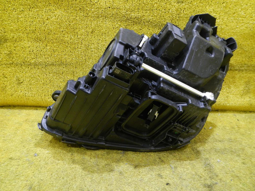 Битая Фара правая Mercedes E W213 (2016-2021) LED