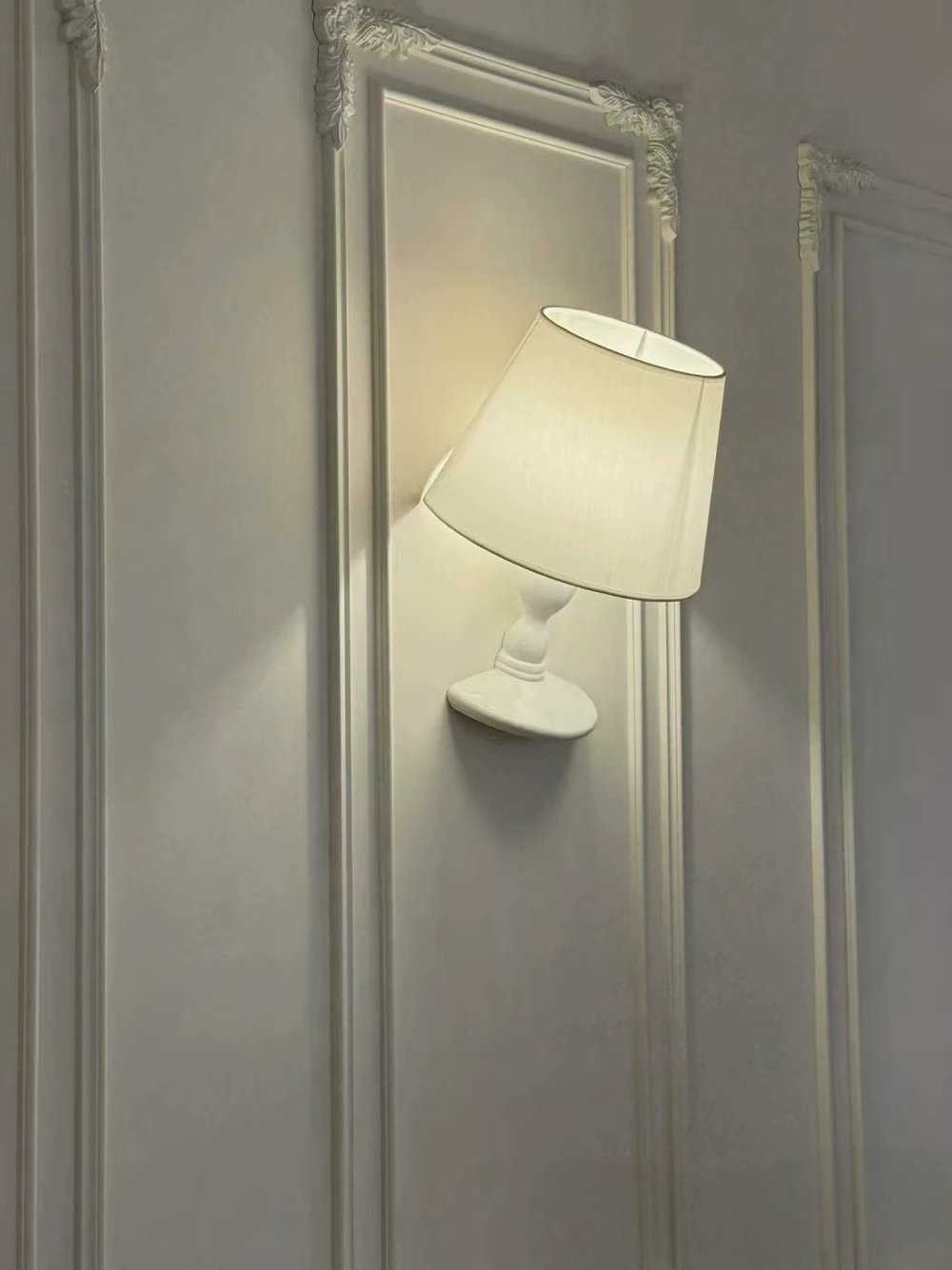 Wall design lamp Titaniс by Charles Trevelyan (white)