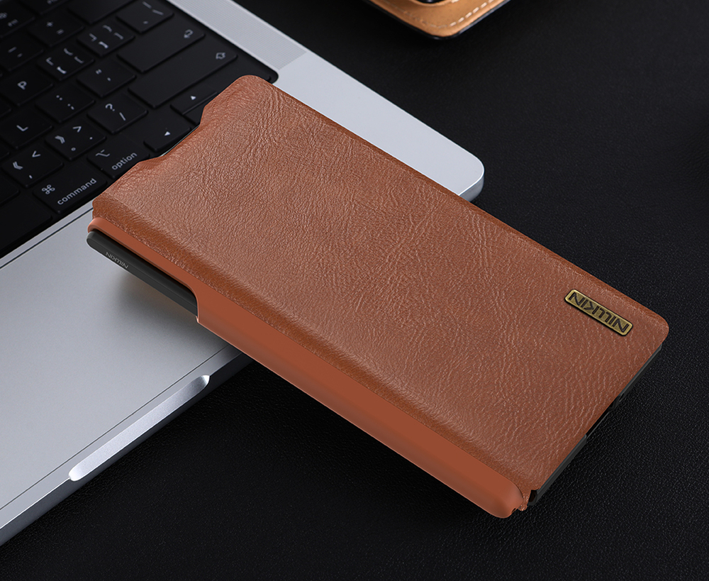 Кожаный чехол книжка коричневого цвета от Nillkin для Samsung Galaxy Z Fold 7, серия Qin Pro Leather Case (с держателем для S Pen)