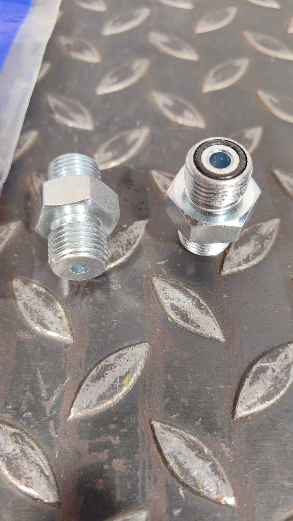 Ниппель 13933858