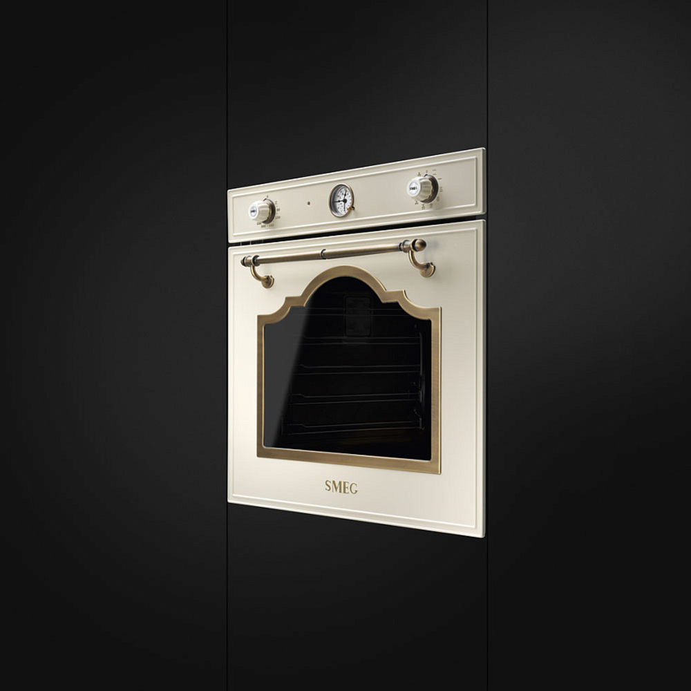 Многофункциональный духовой шкаф Smeg SF750PO