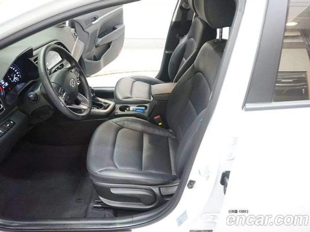 Hyundai The New Avante AD 1.6 (05.2020)