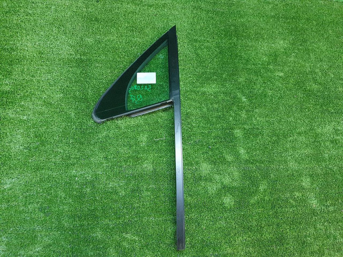 Форточка двери передняя левая Audi Q7 2 (2015-н.в.)