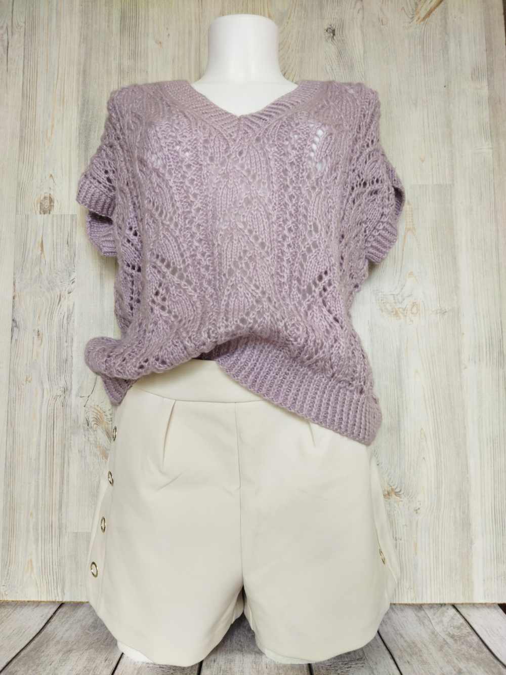 Жилет вязаный ажурный