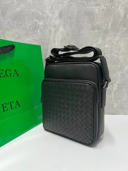 Сумка мужская кожаная Bottega Veneta через плечо