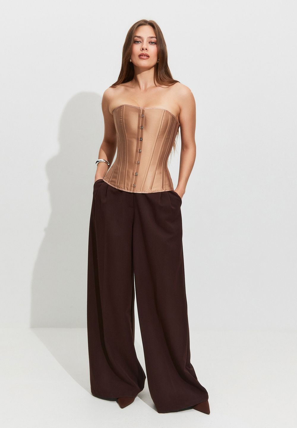 Нюдовый утягивающий корсет на выход