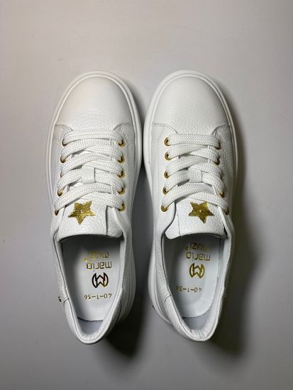 Кроссовки женские