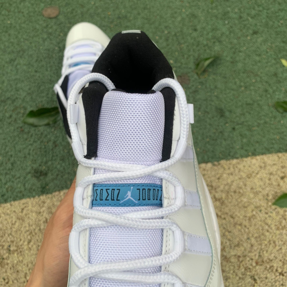 Air Jordan 11 Low “Legend Blue”