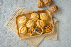 Орешки со сгущенкой и грецким орехом