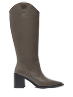 Женские удлинённые казаки из кожи