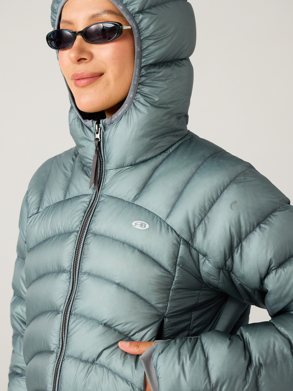 Пуховик Женский Hooded Insulated Down Jacket — 750 Fill Power