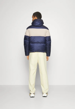 Куртка утепленная мужская EA7