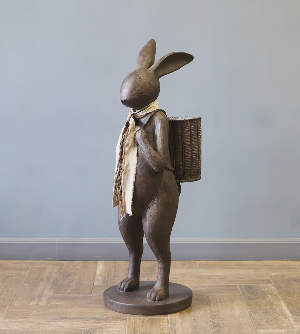 Статуя "Кролик с корзиной" 40,5x35,5x98см Полистоун