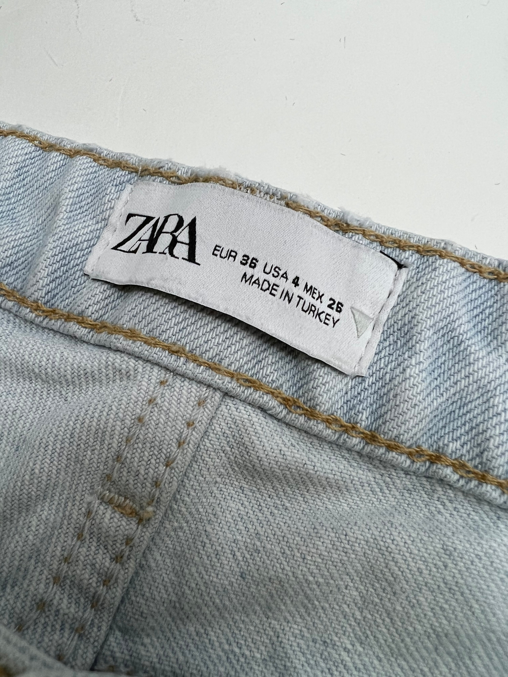 Джинсы Zara
