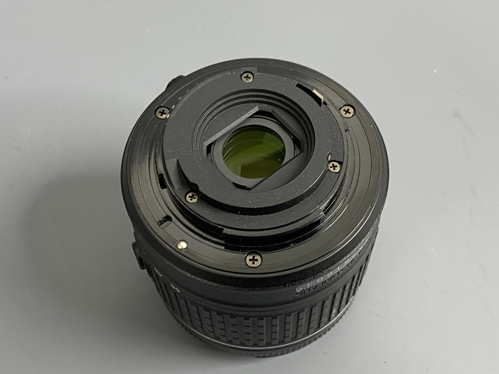 Nikon D5300 kit AF-P DX 18-55mm 3.5-5.6G VR 300 кадров