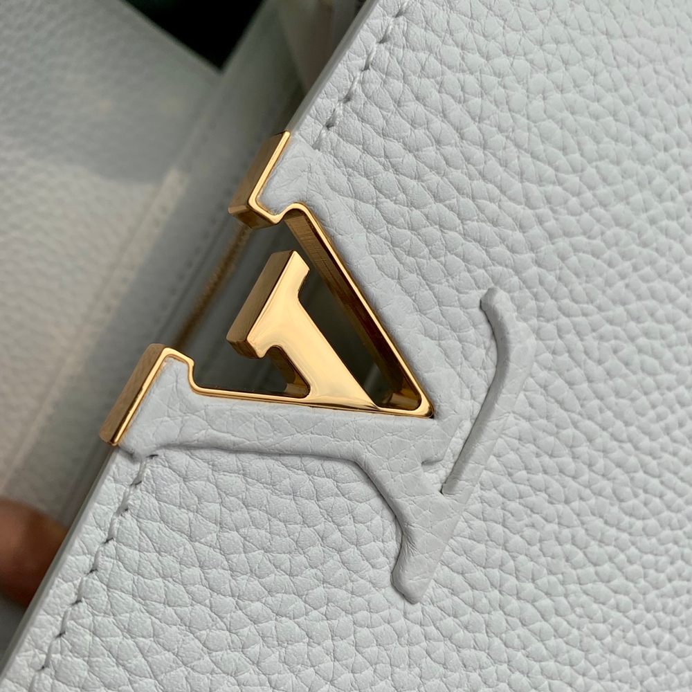 Louis Vuitton Capucines Mini
