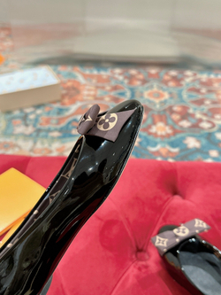 Louis Vuitton Flats (5 colors)